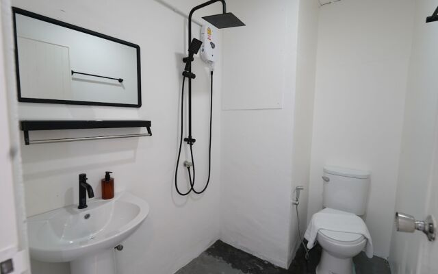 RoomQuest IT Square Don Mueang Airport