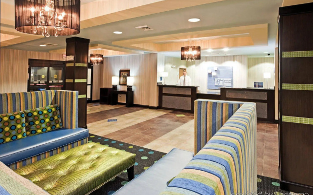 Holiday Inn Express & Suites Salem by IHG
