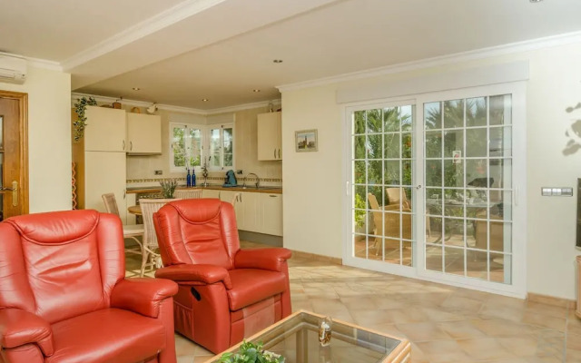 Sun-kissed Villa in Albir With Swimming Pool