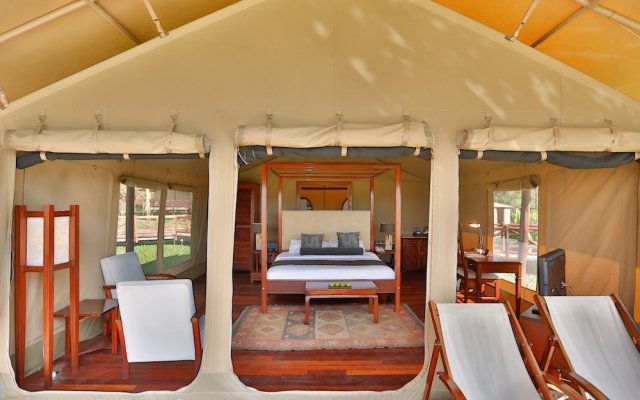 Kiboko Luxury Camp
