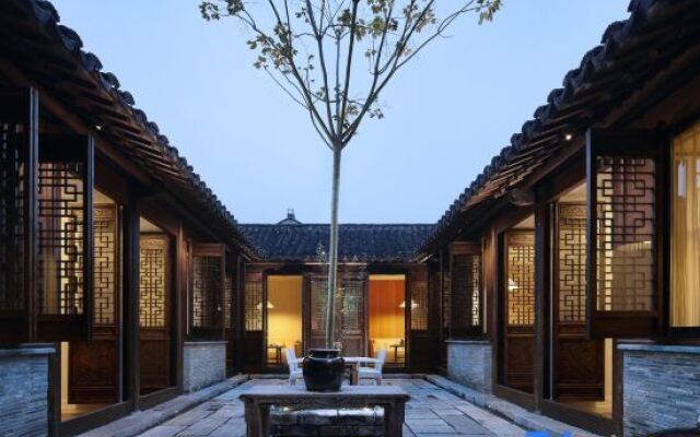 Huaji Hotel