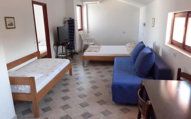 Ana- next to the sea - A4(2+3)