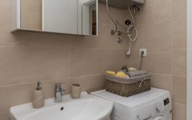 Apartment Kod Jadranke - Two Bedroom Apartment With Balcony and Sea View