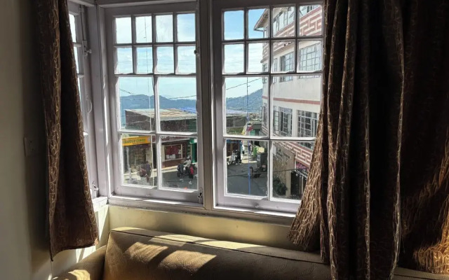 Pineridge Hotel