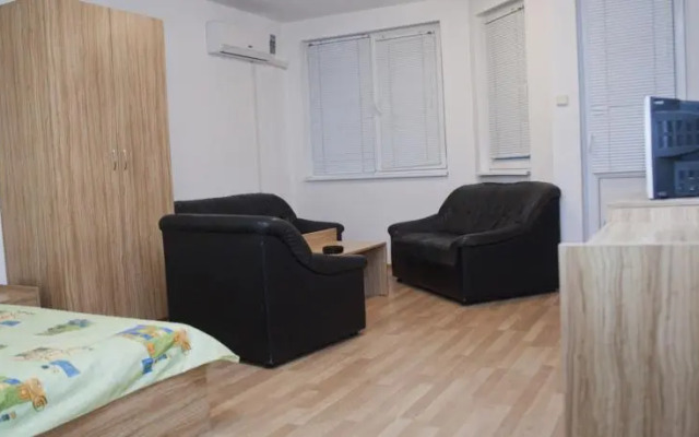 Burgas Rooms and Studios