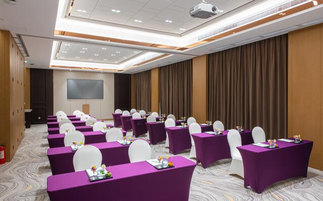 Holiday Inn Riverside Wuhan by IHG