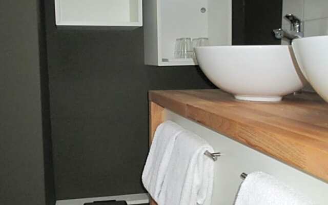 B&B Roseland