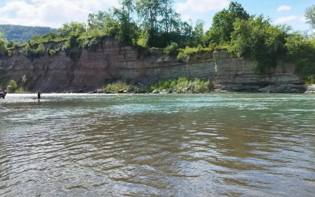 Cozy houses with access to the Belaya River