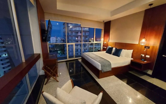 Wyndham Manta Sail Plaza Hotel and Convention Center