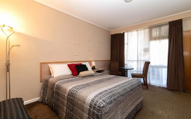 The Prince Mark Motor Inn – Guest Rooms – Melbourne