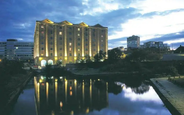 Native Manchester Hotel