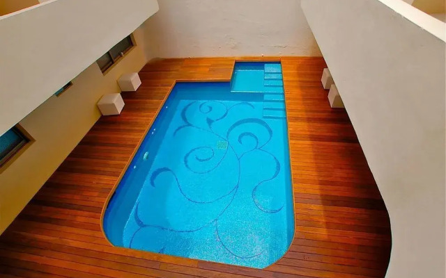 Ocean Plaza Condos by Rentals Your Way