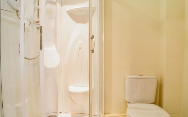 OYO Chase Suites