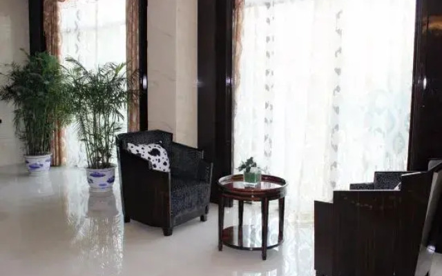Yangjiang Gangwan Holiday Hotel
