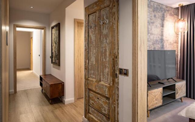Kanopian Penthouse Hotel
