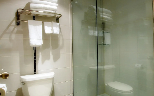 Hôtel & Suites Le Dauphin Drummondville