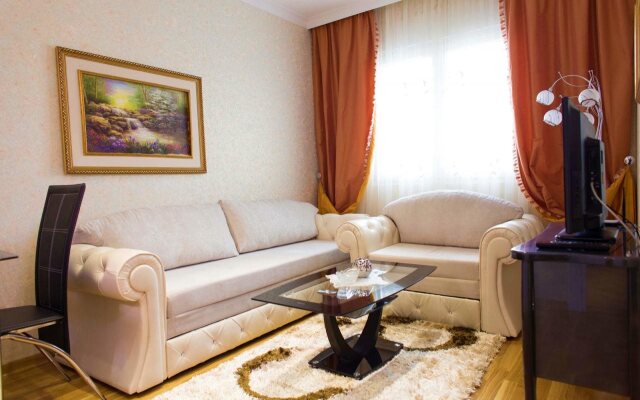 Lazar Lux Apartments****