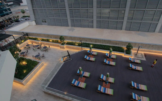 Sophisticated 2BR Apt in Business Bay’s Prime Location