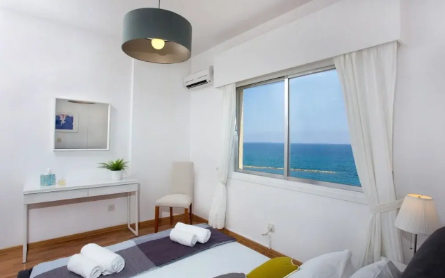 Seaside Luxury Beach Apartment