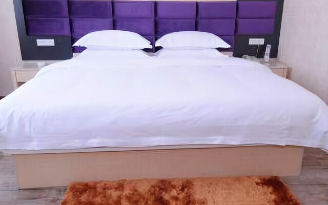 Fanghua Holiday Inn