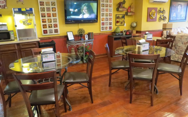 Patti's Inn & Suites