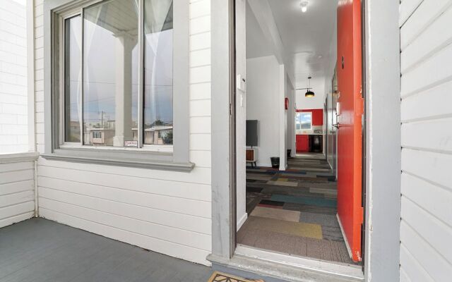 Commercial Homes - Private rooms in SSF