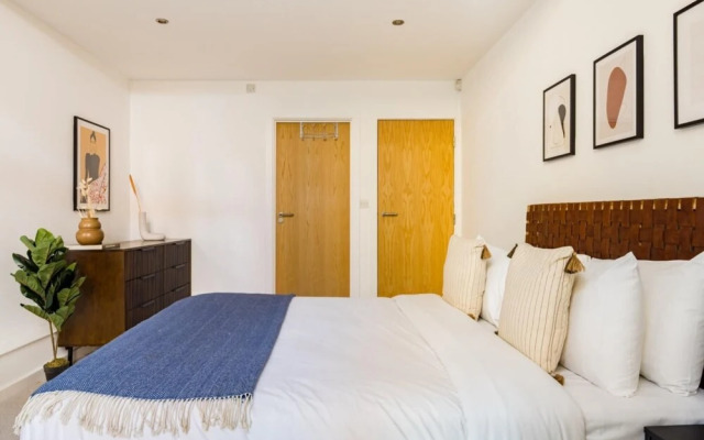 The Clapham - Captivating 2bdr With Garden Parking