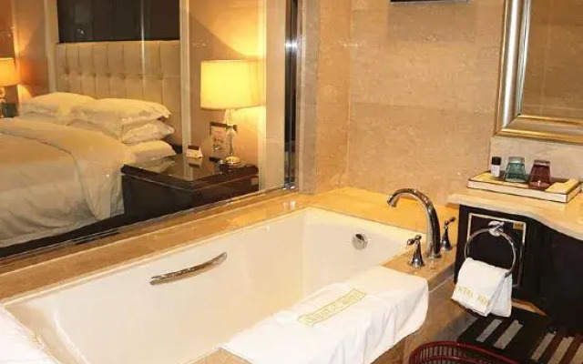Oriental International Hotel