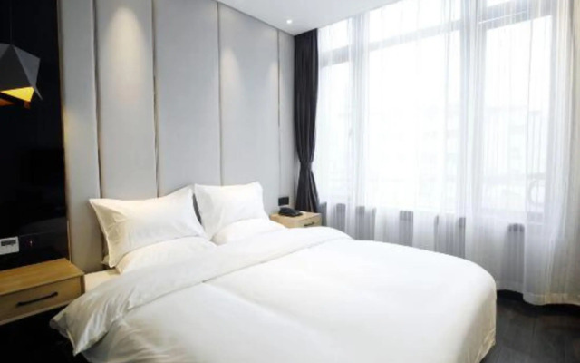 Foster Hotel (Shanghai Baoshan Road Subway Station)