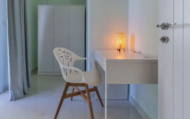 Heraklion 2Bd Oasis w Relaxing Patio