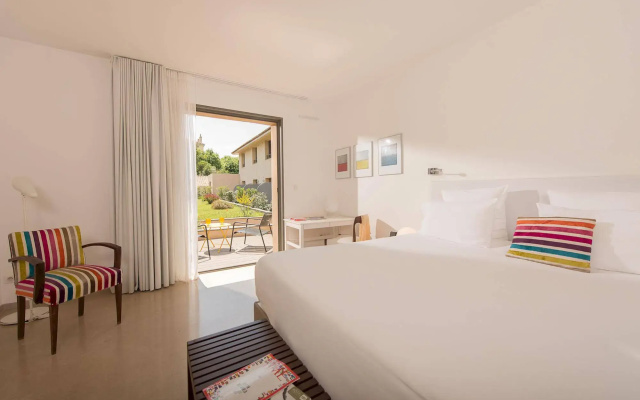 Hotel 96