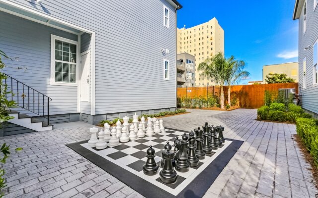 Brand New Condo with Pool - Steps to St Charles Ave