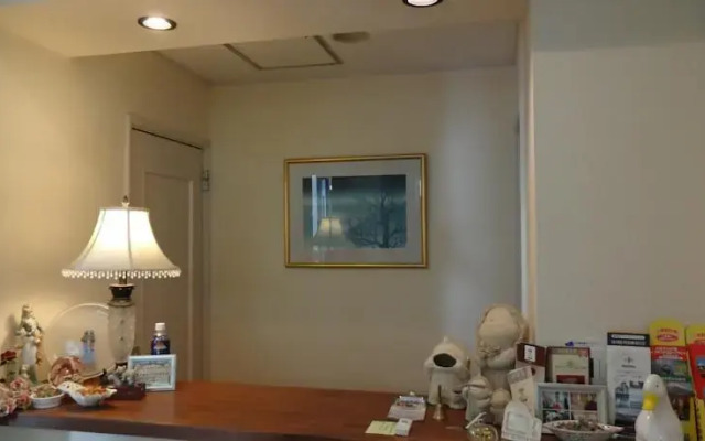 Shoku to Iyashi No Guest House Vivien Claire