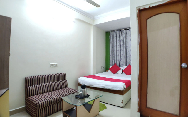 Hotel 4 Seasons by OYO Rooms