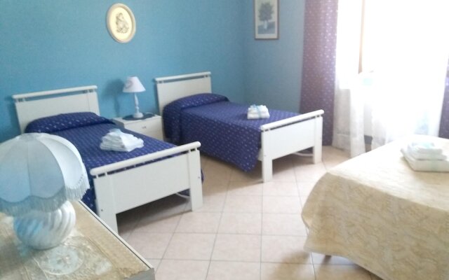 House with 3 Bedrooms in Pizzo Calabro, with Enclosed Garden And Wifi - 200 M From the Beach
