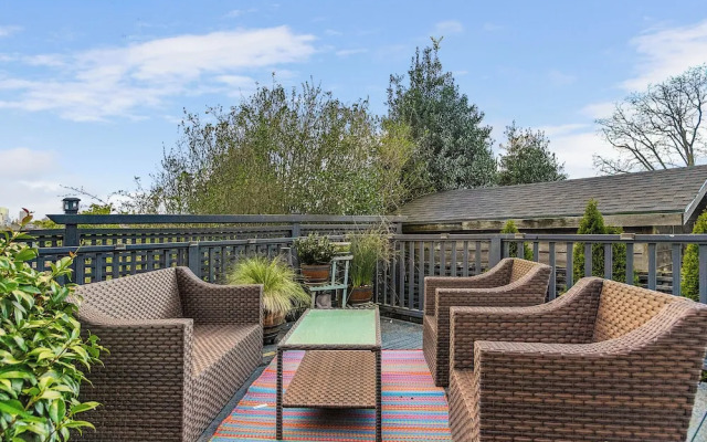 Madrona Bliss A Modern Escape