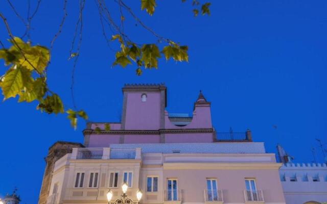 Torre Homenaje Historical Suites
