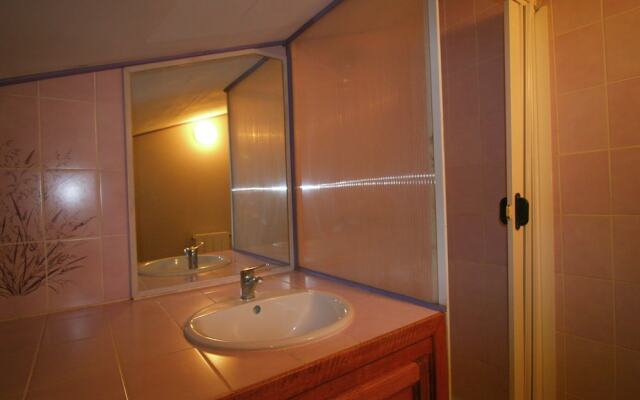 Welcoming Holiday Home with Private Pool in Cereste