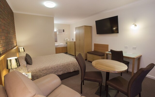 Country City Motor Inn