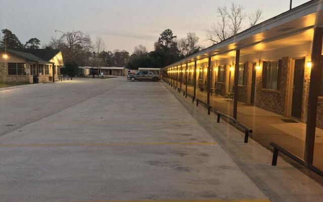 Garden Inn and Suites Silsbee