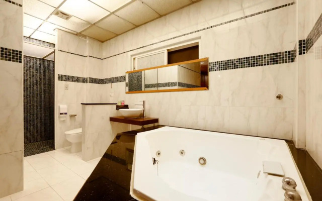 Hua Xiang Gold-Silver-Island