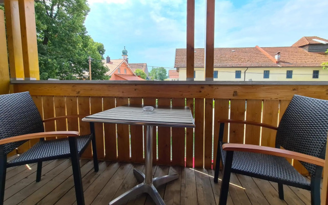 Hotel am Hachinger Bach by Blattl