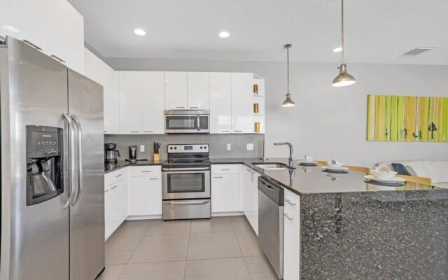 1511retreat 3 Bedroom Townhouse by Redawning