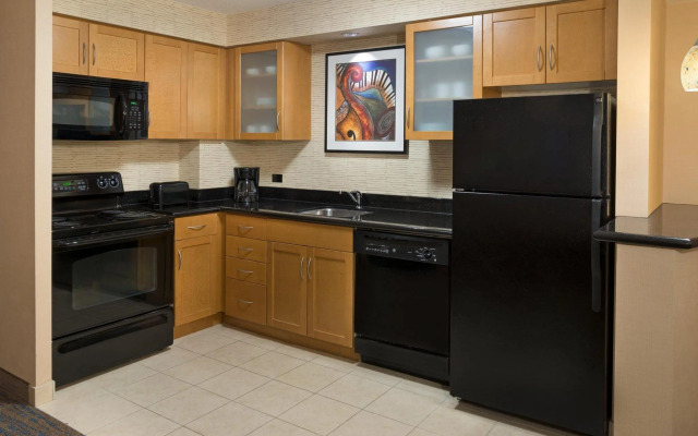 Residence Inn by Marriott Toronto Downtown / Entertainment District