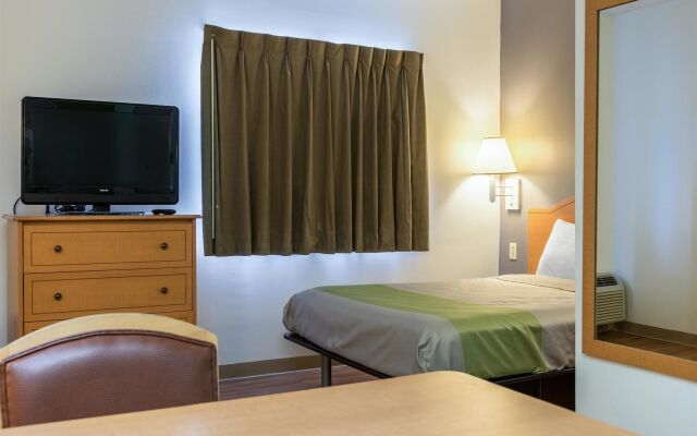 OYO Townhouse Sulphur, LA Extended Stay