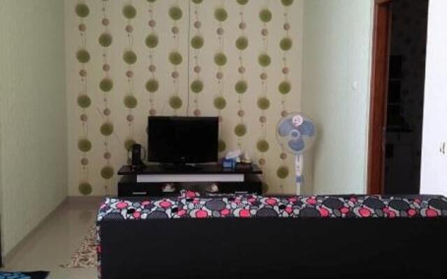Rumah Mba Ayu 2, complete amenities and karaoke