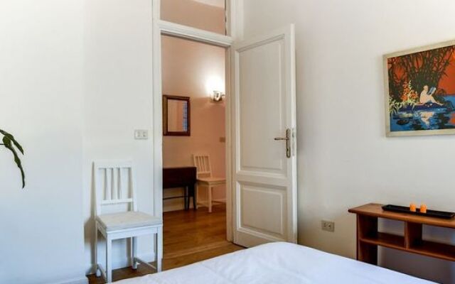 Nice And Bright 2 Bed Flat Near Termini