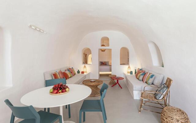 White Cave by Caldera Houses