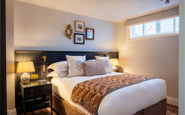 11 Cadogan Gardens and The Apartments