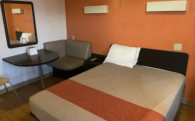 Motel 6 Montgomery - East